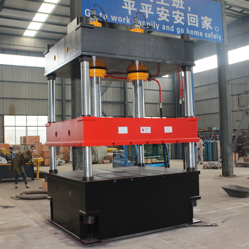 250T四柱油壓機(jī)