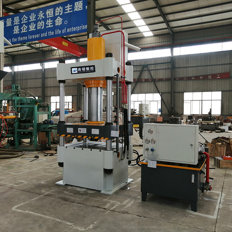 滕州廠家200噸液壓機(jī) 上門(mén)安裝三梁四柱油壓機(jī) 快速三梁四柱液壓機(jī)