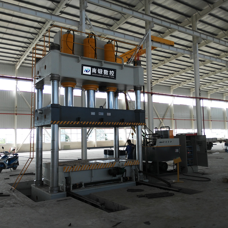 800噸三缸三梁四柱壓力機(jī)帶移動(dòng)工作臺(tái)液壓機(jī)壓汽車配件油壓機(jī)
