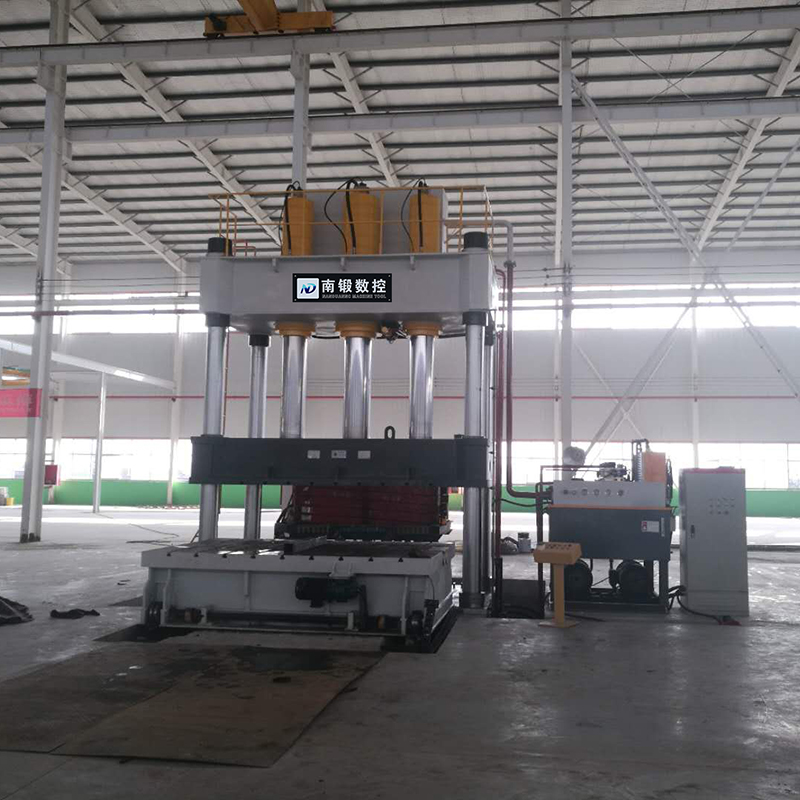 630噸四柱油壓機(jī)帶移動(dòng)工作臺(tái)帶液壓墊液壓機(jī)壓汽車(chē)內(nèi)飾油壓機(jī)