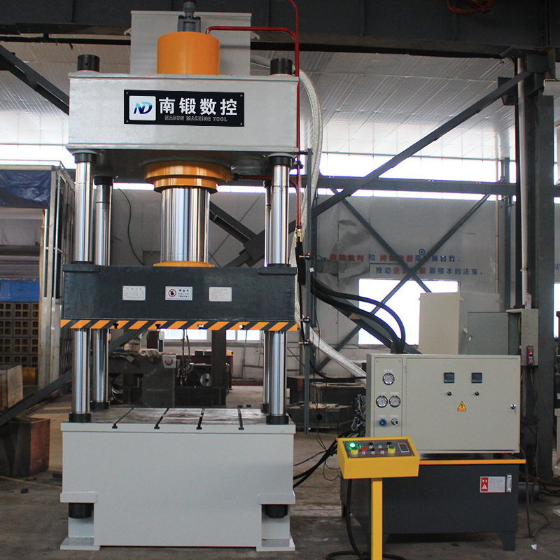 3多噸復(fù)合漏糞板成型油壓機(jī)，漏糞板液壓機(jī)組成結(jié)構(gòu)