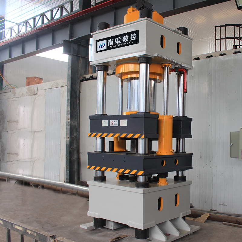 630T牛羊舔磚成型油壓機(jī)，鹽磚成型油壓機(jī)一出二