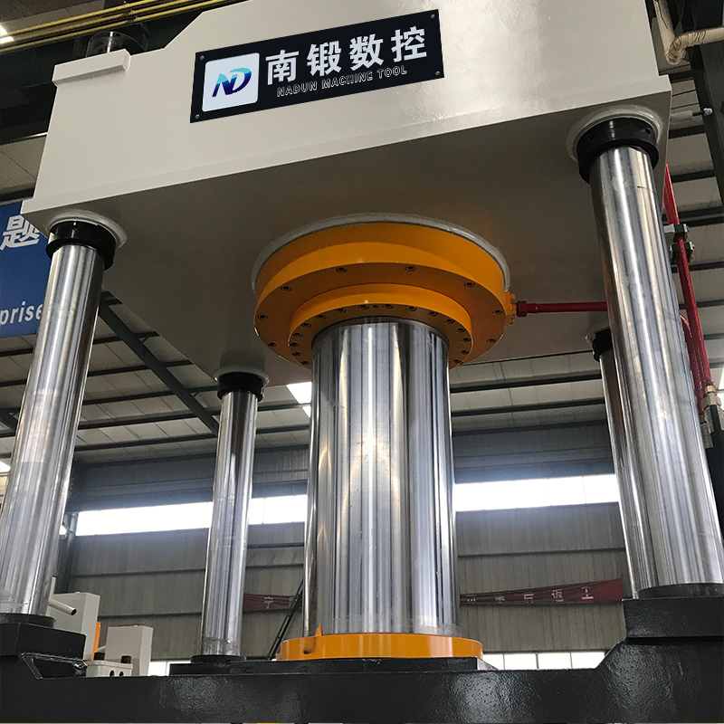 500T三梁四柱油壓機(jī)，500噸常規(guī)油壓機(jī)