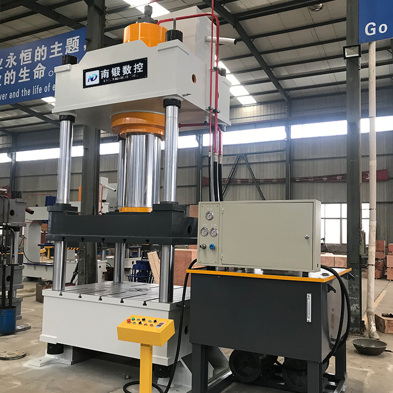 500T三梁四柱油壓機(jī)，500噸常規(guī)油壓機(jī)