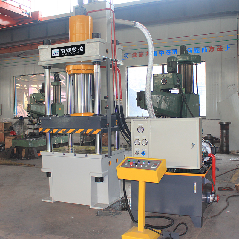 200T三梁四柱油壓機，200噸金屬成型油壓機