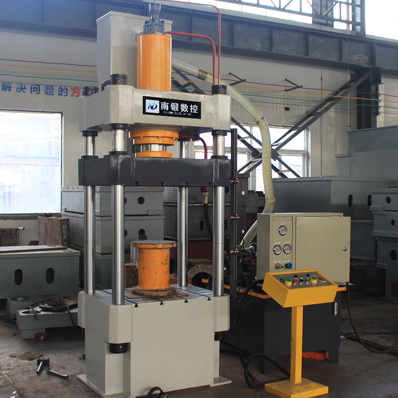 滕州200T四柱油壓機(jī)，200噸壓裝成型油壓機(jī)