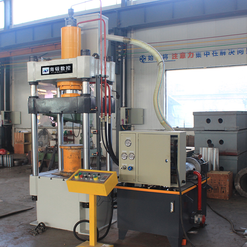 滕州200T四柱油壓機(jī)，200噸壓裝成型油壓機(jī)