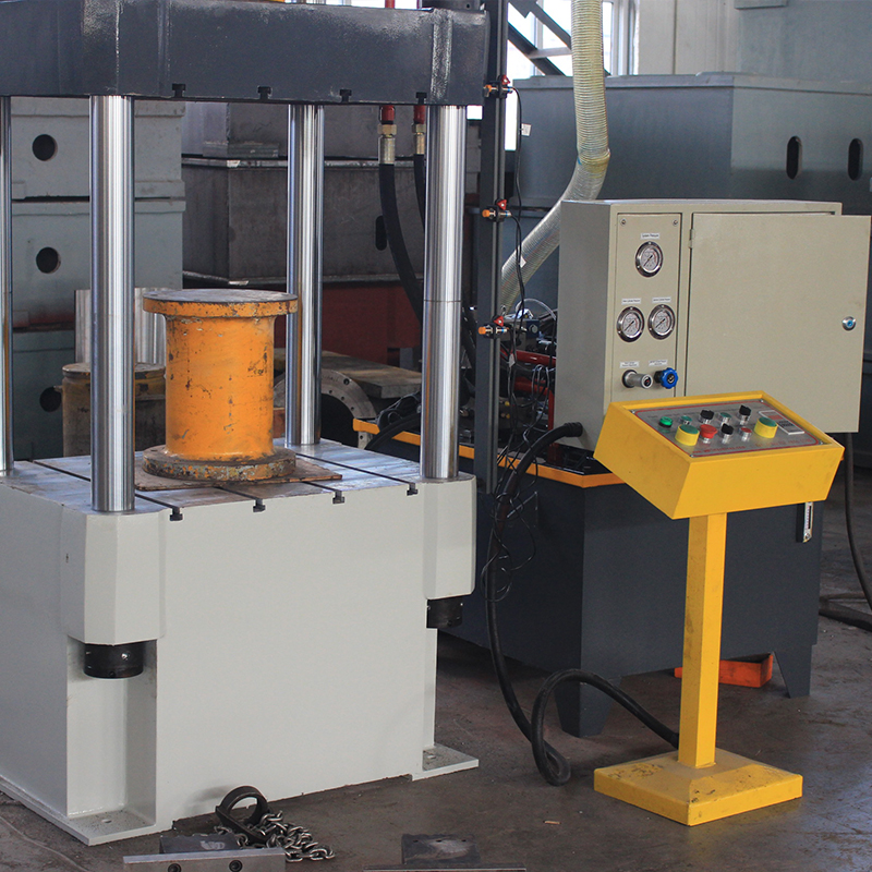 滕州200T四柱油壓機(jī)，200噸壓裝成型油壓機(jī)