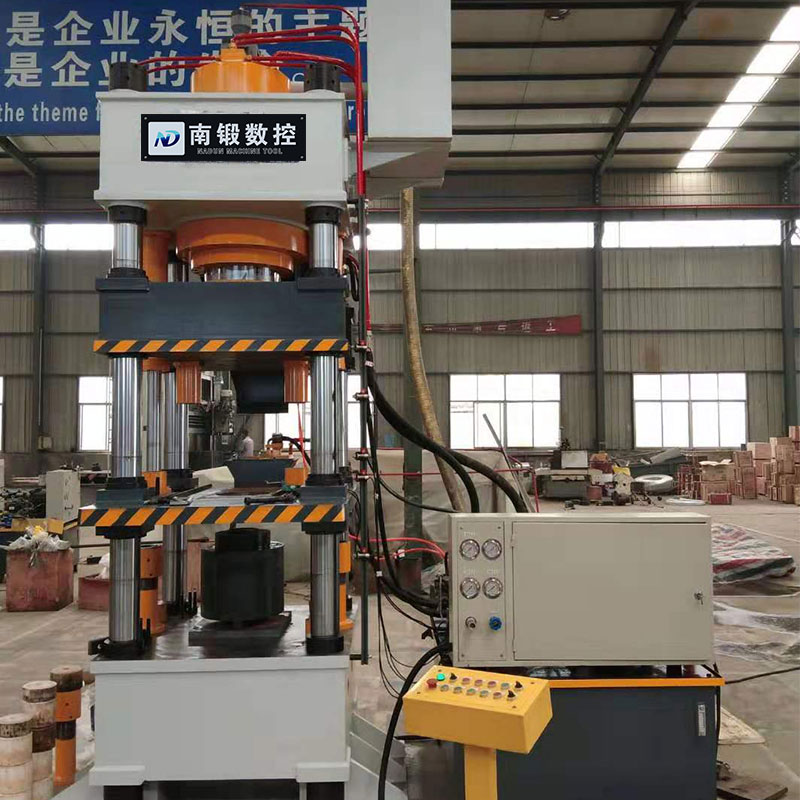 滕州315噸牛羊舔磚液壓機(jī)鹽磚機(jī)粉末成型油壓機(jī)按需定制