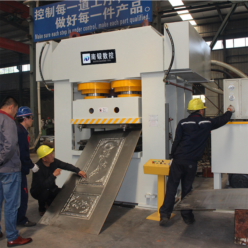 液壓機(jī)廠家 2500噸門(mén)面壓花機(jī) 框式鐵門(mén)鋼木防盜門(mén)門(mén)壓花成型油壓機(jī) 