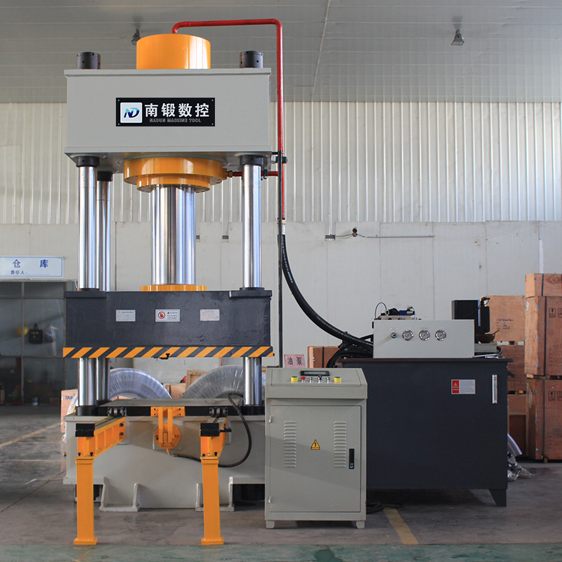 500噸移動(dòng)工作臺液壓機(jī)定子轉(zhuǎn)子壓磚成型油壓機(jī)